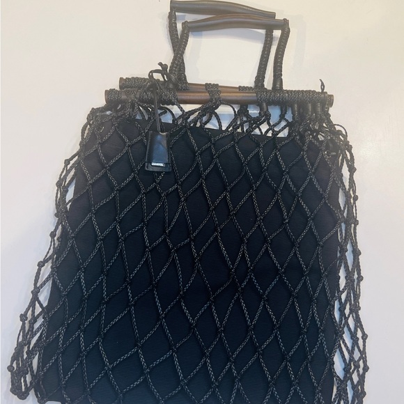 Gucci Authentic Braided Drawstring Handbag (Serial No. 106265203998) - Picture 4 of 14